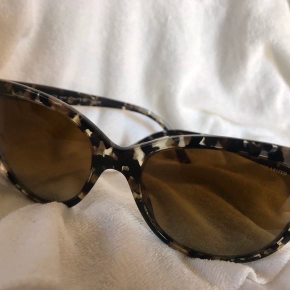 Versace Sunglasses 4246-B - Picture 6 of 8